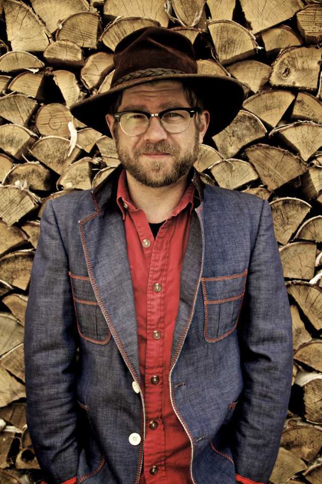 Festival of Small Halls - Old Man Luedecke (Canada)