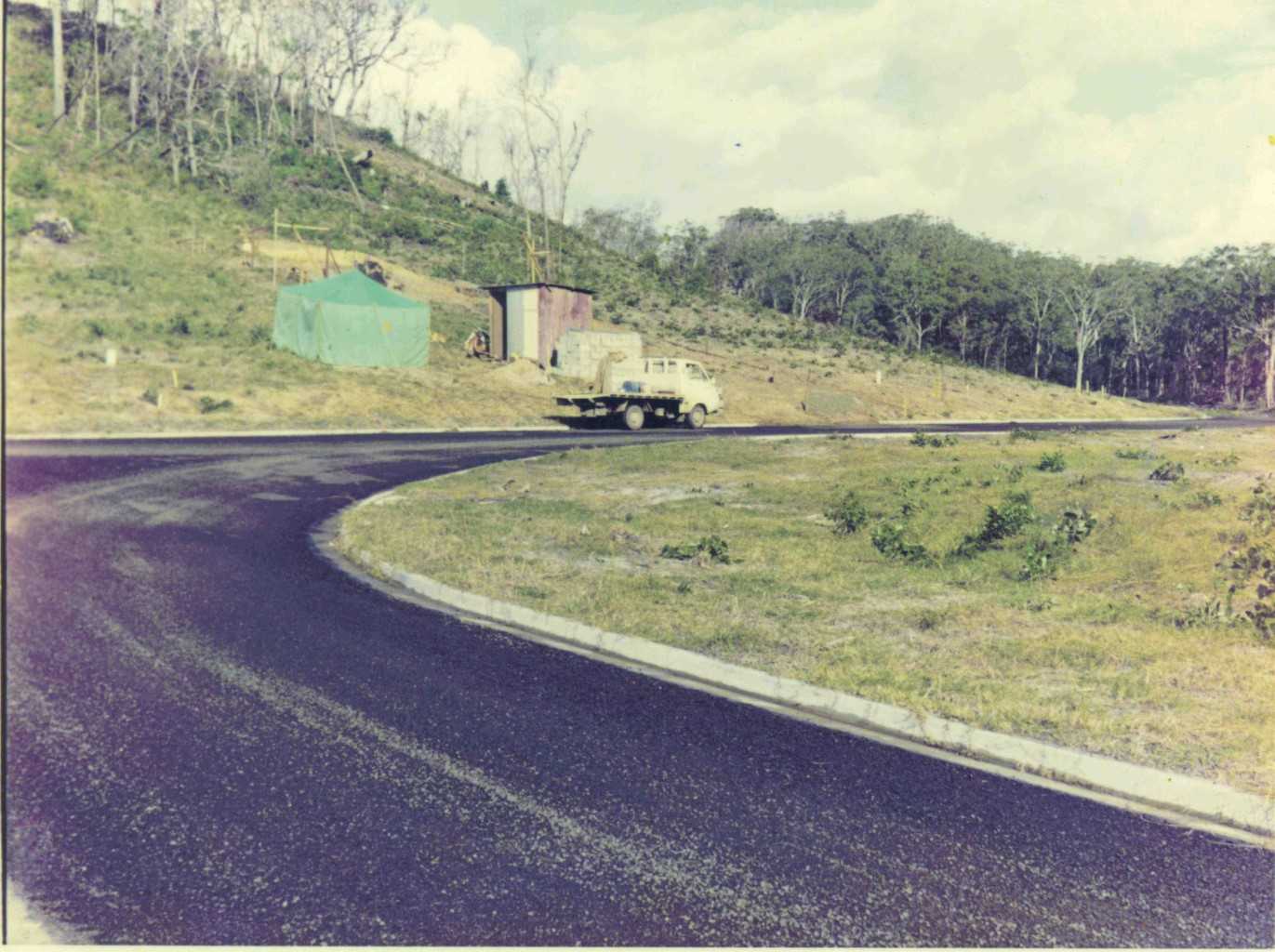 Green Valley Drive commercial blocks are auctioned in June 1972