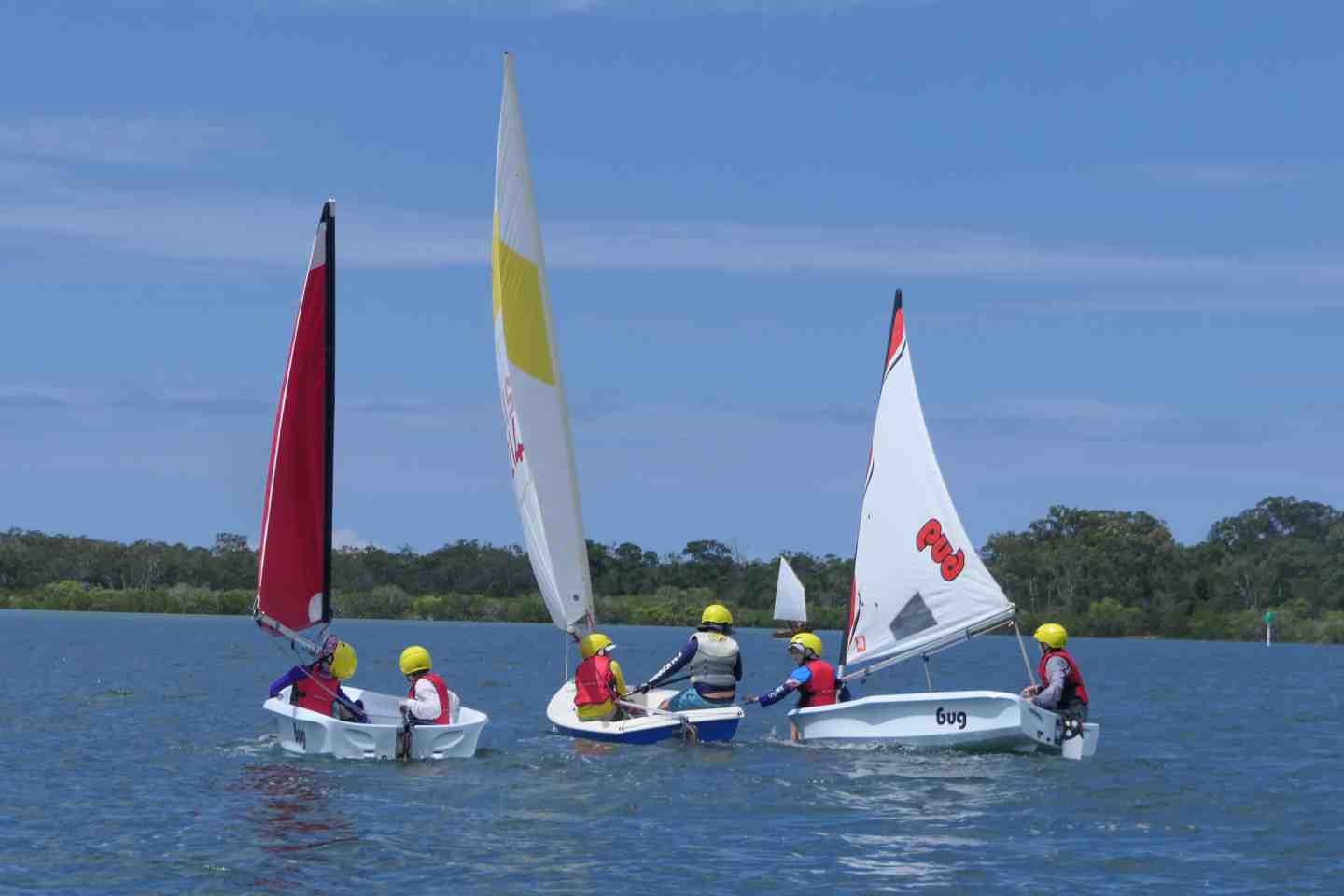 Junior sailing course - Making pirates