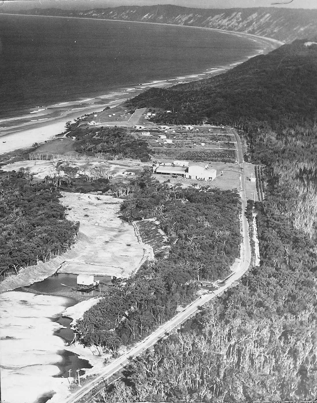 Rainbow Beach 1970: wet plant is in foreground, dry plant in centre and sand mining houses on Rainbow Beach Road in background