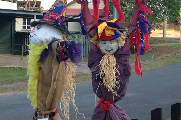 scarecrow-traditional