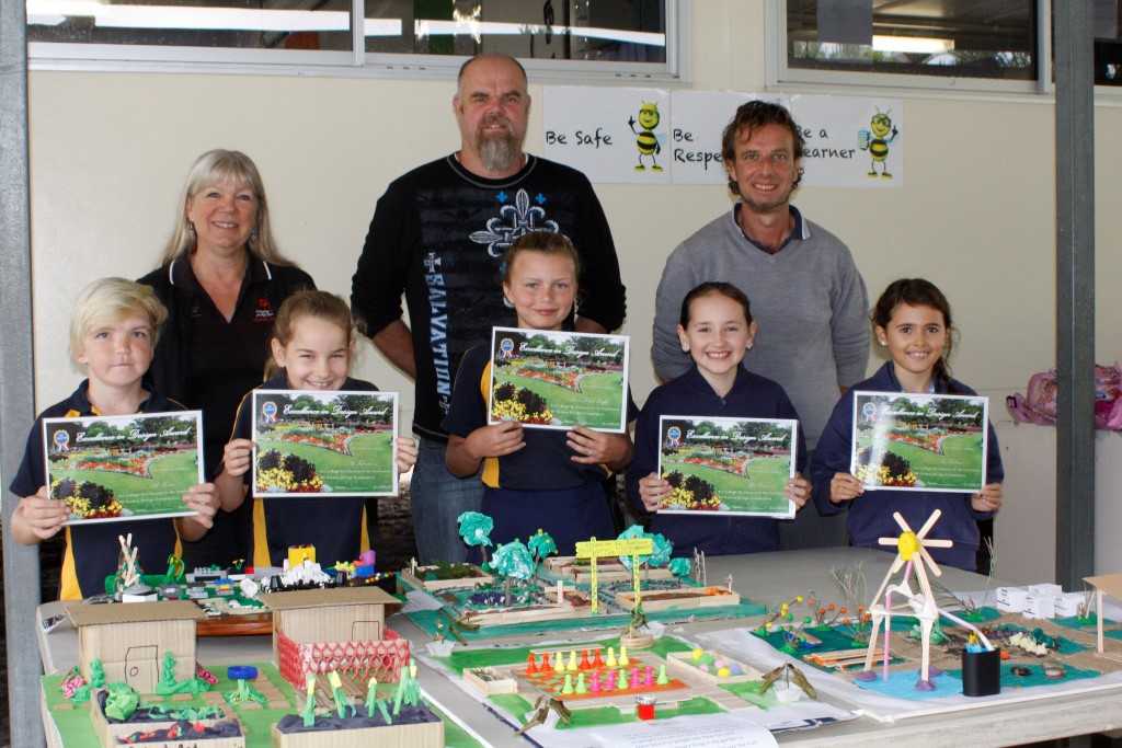 Chappy Ronnie, Judge Michael Donnelly and Mr Mileson with the winners of the 3/4 garden design: Seth, Ruby, Luxie-Leigh, Rose and Tia. The Funlantis gardens will be on display when Costa visits July 11