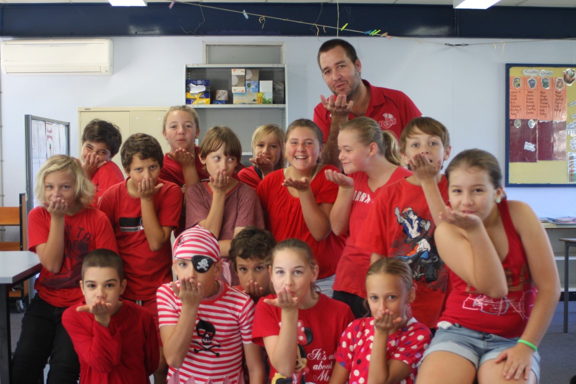 Mr Grogan and Class 4/5/6 kiss goodbye MS