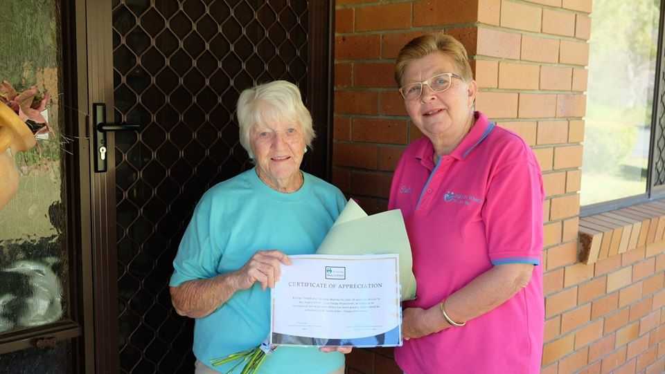 Treasurer of Meals on Wheels Julie Collins, with retiring volunteer Beryl Murray