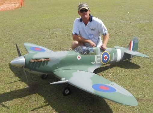 Tony Benstead's Mk 9 Spitfire, 3 metre wingspan, DA 85cc engine
