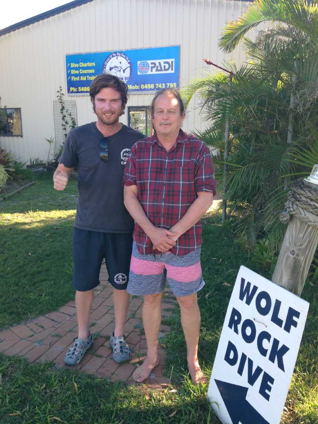Wolf Rock Dive - Tin Can Bay resident, Jeff Nut, completing his PADI Advanced Open Water with Dive Instructor James