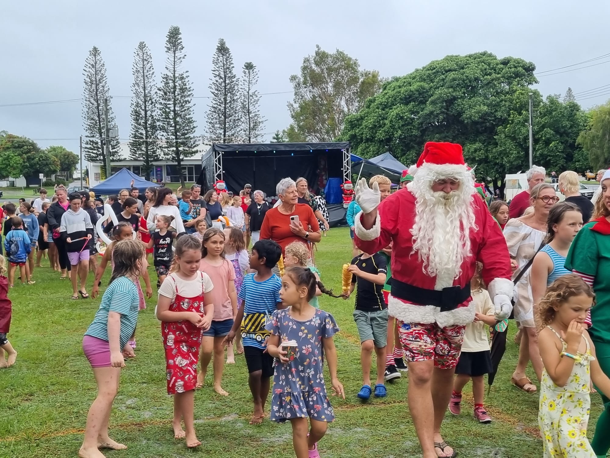 Santa Comes To Rainbow!