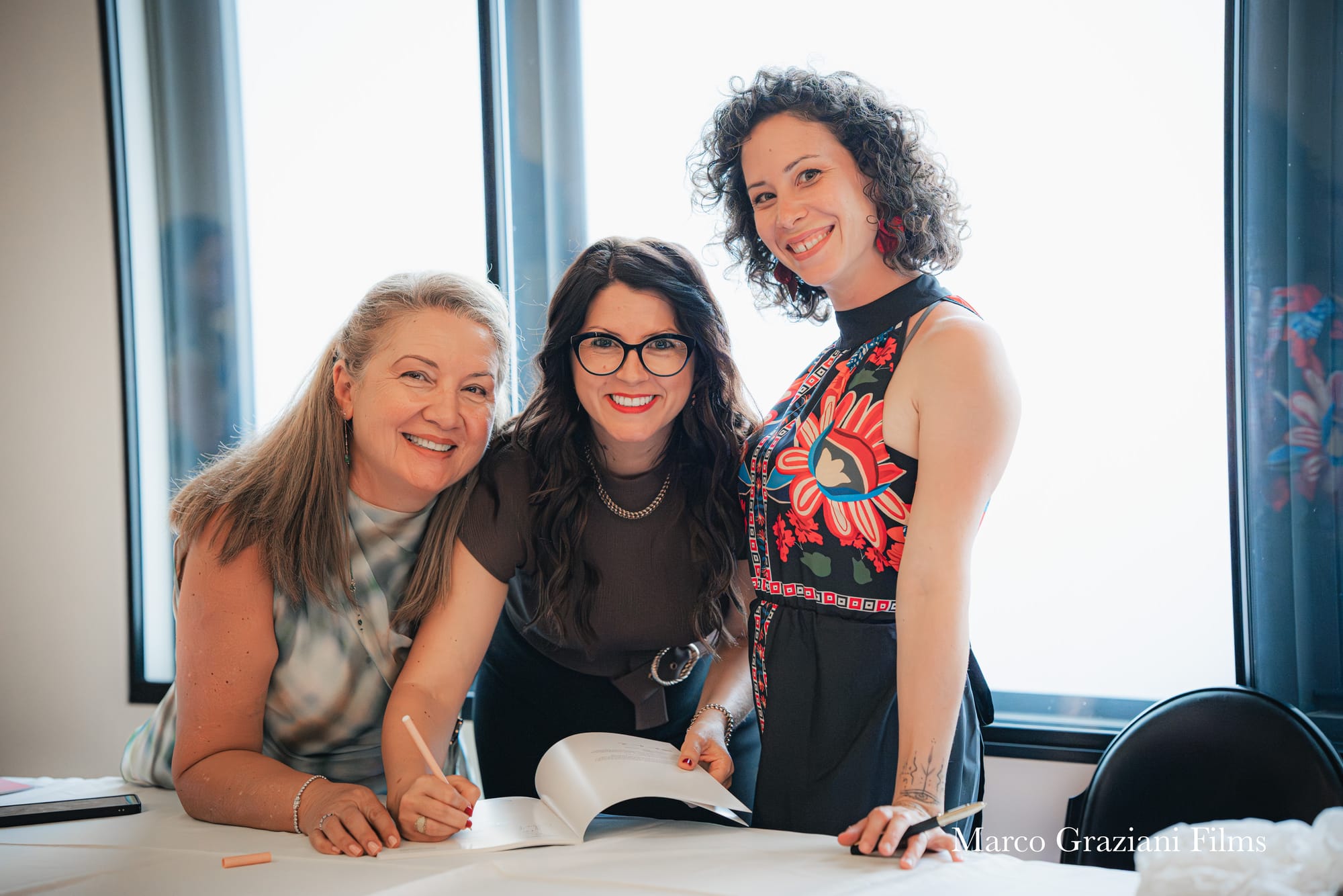 Com.It.Es. QLD NT Vice President Carmela Galliani Bozzi, with Elisa Mele Seul and Alessia Castiglioni. Photo by Marco Graziani.