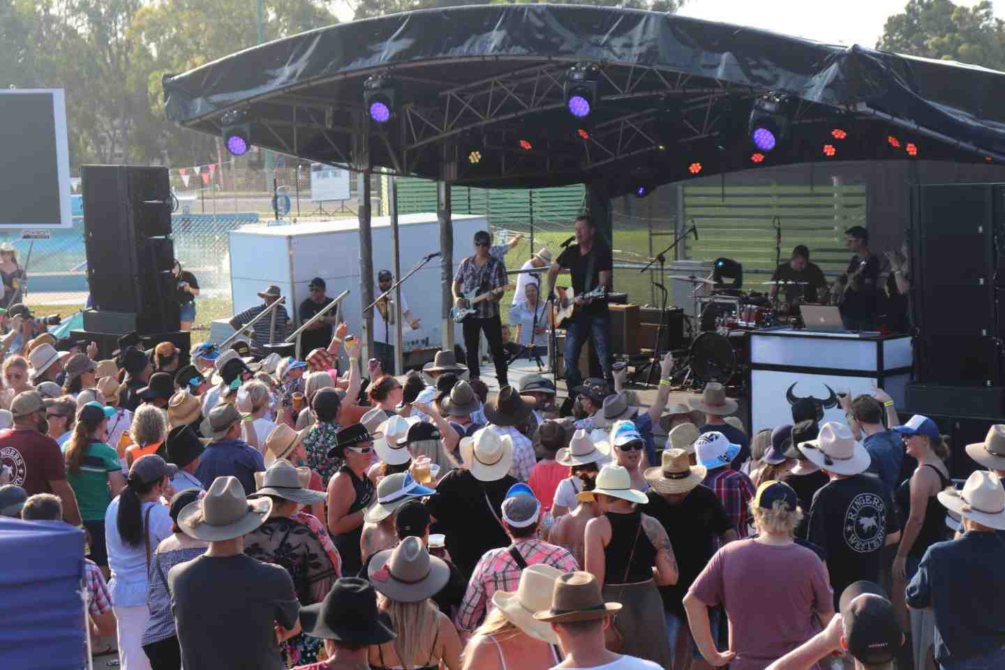 Get that Akubra cleaned off - it’s Country time! post image
