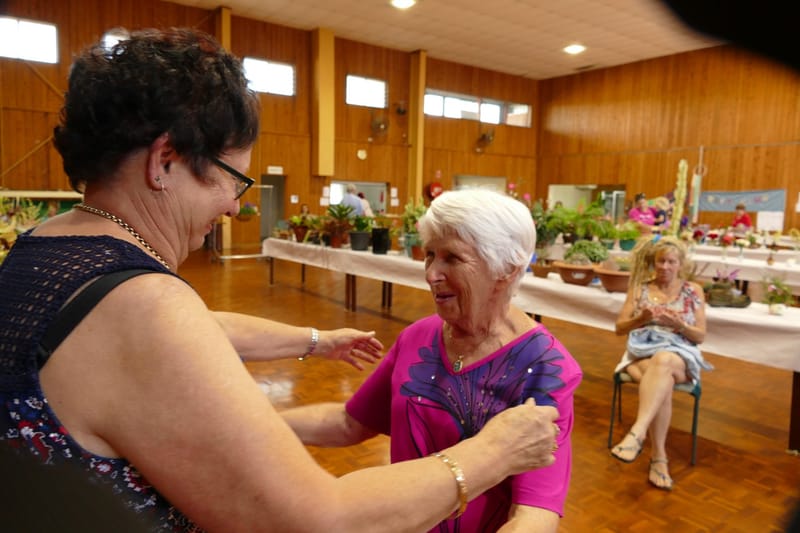 Judy Cantrell with Beris Sonter [who won several prizes in Rose section]