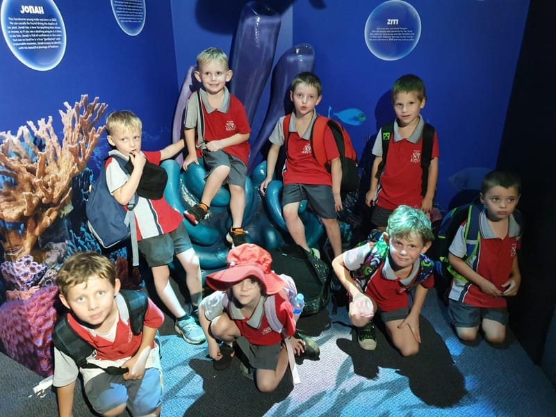 Preps Ani, Hudson, Lincoln, Henry, Lewis, Kai, Nate and Memphis enjoying the Sea Life excursion