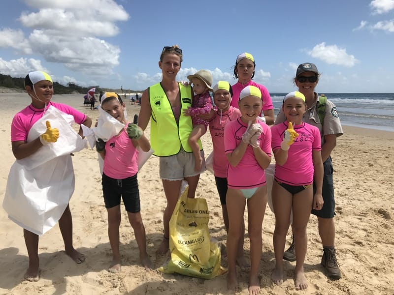Tobias, Rhys, Brooke, Banjo, Mason, Lily back, Dysis (Front), Sienna and Di during Clean Up Australia Day
