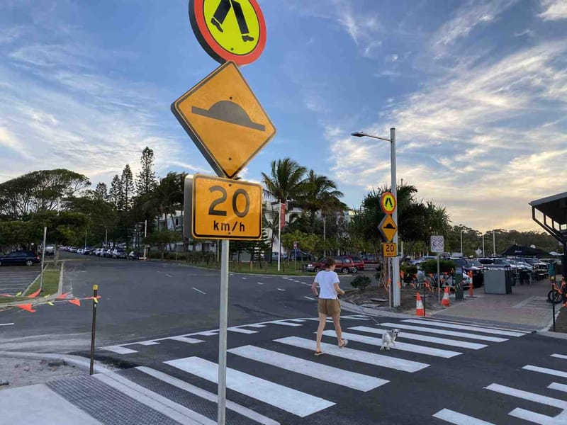 There are no STOP signs now at the pedestrian crossing closest to the Surf Club car park - instead GIVE WAY from Rainbow Beac