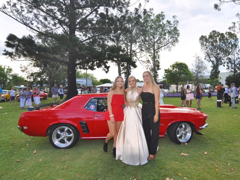 Year 12 2018 Kaitlyn Moraghan (centre) is pictured with Paris Delroy and Kayla Tonna